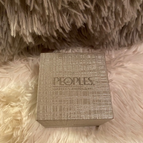 Peoples Jewelry Neclace & Earing - Picture 2 of 2